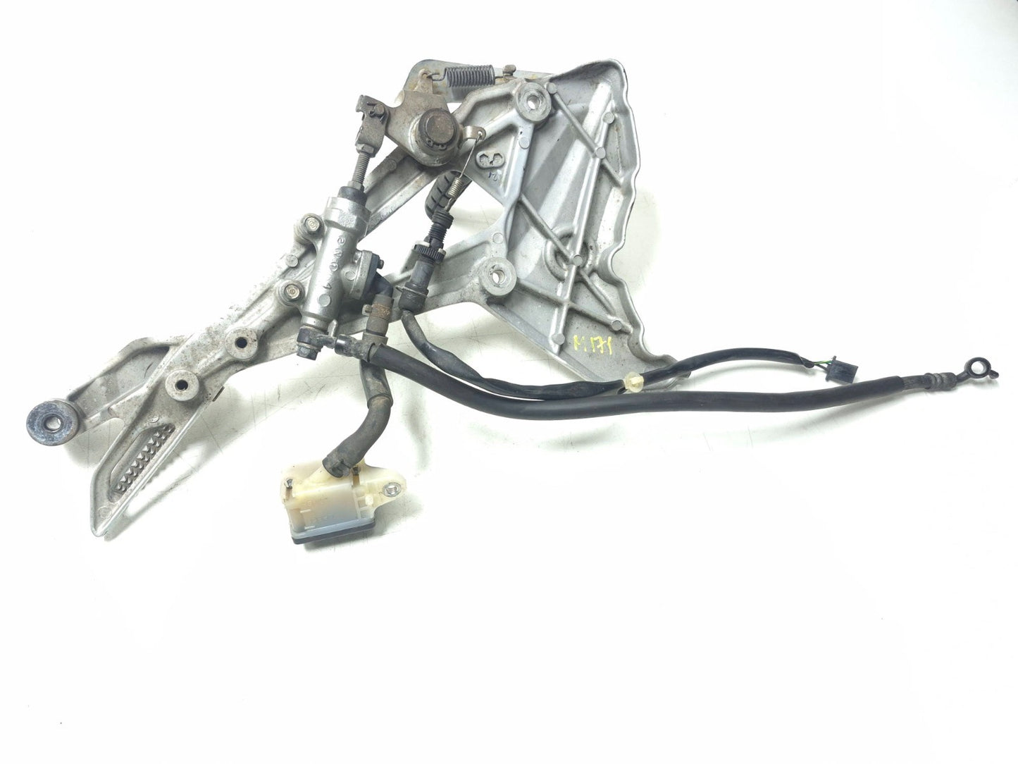 2012 Honda Nc700x Right Rearset Foot Peg & Bracket W/pedal & Master Cylinder OEM