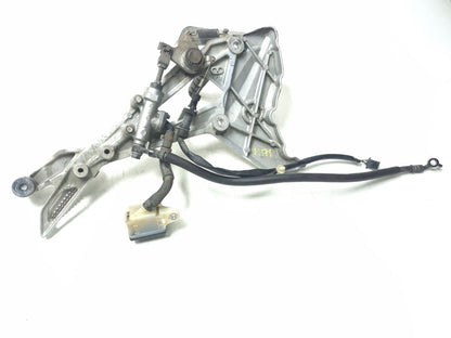 2012 Honda Nc700x Right Rearset Foot Peg & Bracket W/pedal & Master Cylinder OEM