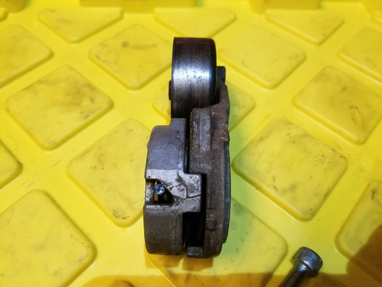 07 - 12 Nissan Sentra Belt Tensioner 2.0l OEM