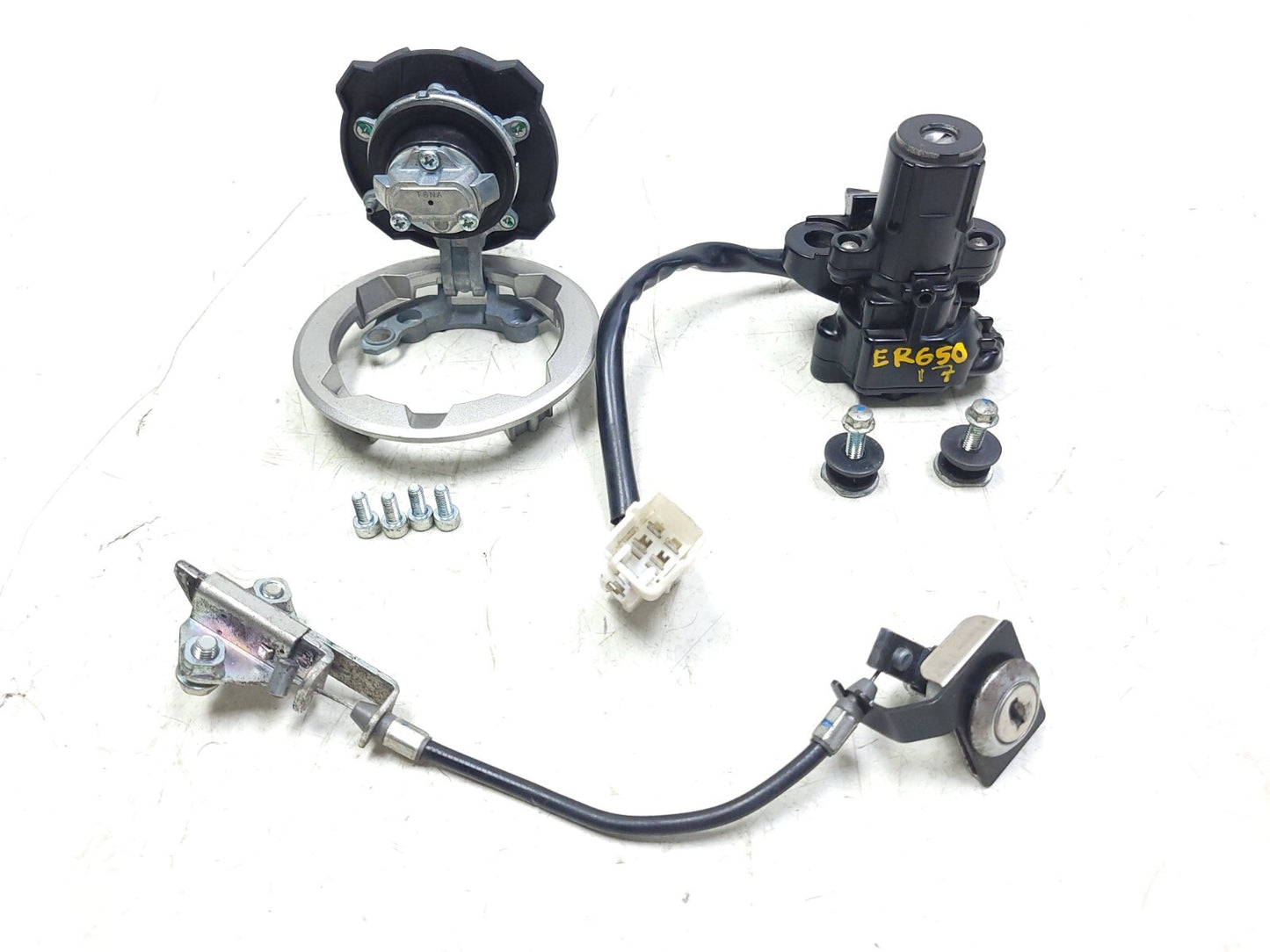 2017 - 2022 Kawasaki Ninja Z650 Er650 Ignition Set Key Lock Fuel Cap