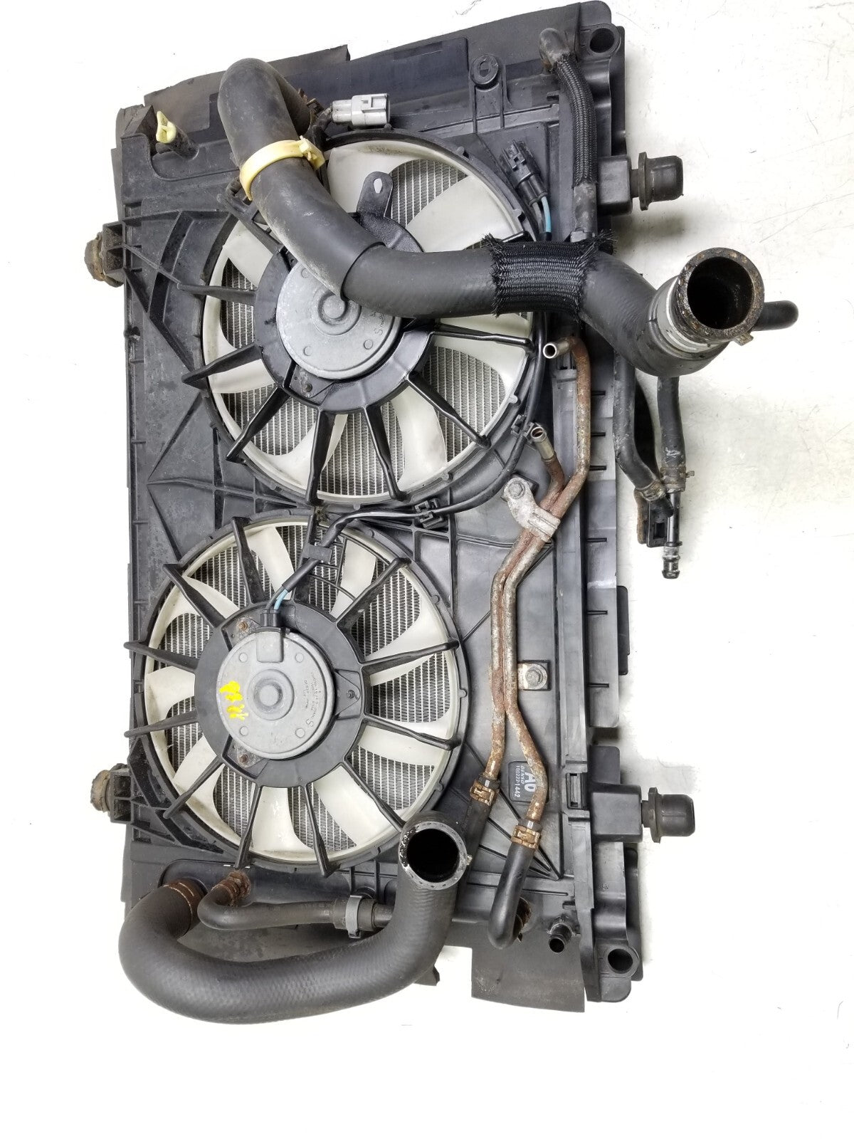 2011 Scion Xb Engine Radiator W/ Dual Cooling Fan Assy OEM