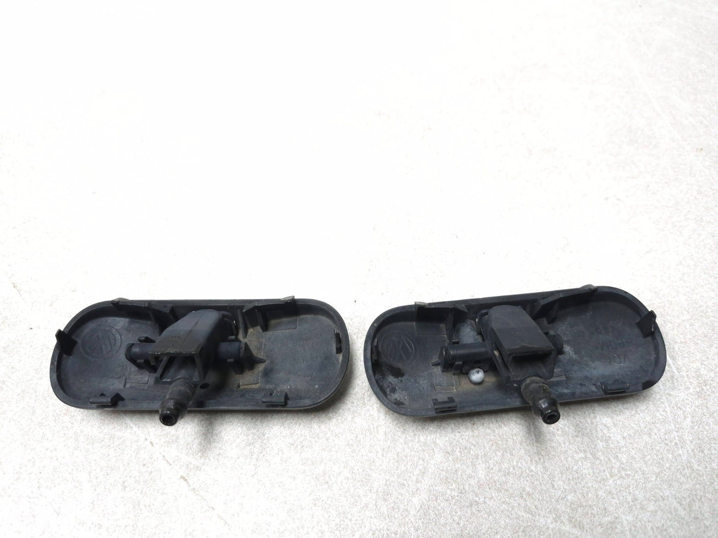 2015 Volkswagen Golf Windshield Washer Sprayer Jet Nozzle 2pcs OEM