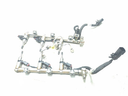 2017 Cadillac Xt5 Fuel Rail W/ Injector 3.6l OEM