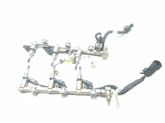 2017 Cadillac Xt5 Fuel Rail W/ Injector 3.6l OEM