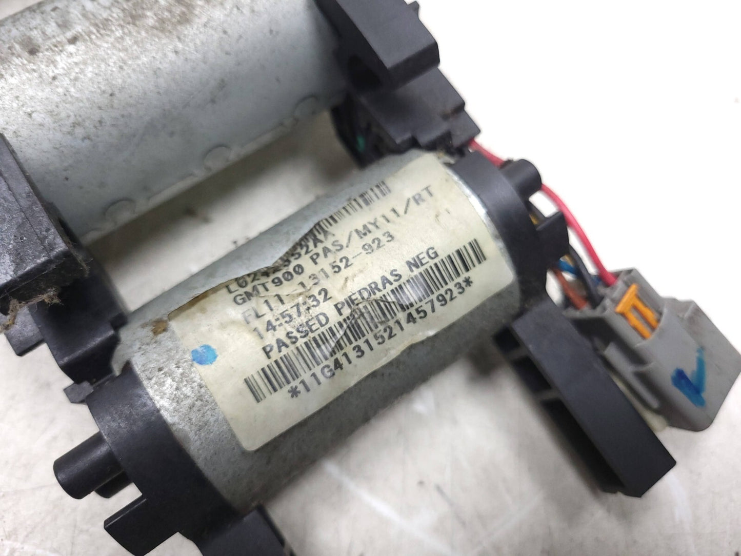 10 - 14 Chevrolet Suburban Seat Adjustment Motor Front Passenger Side Right OEM