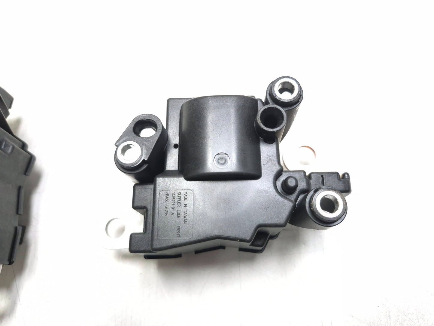 2021 Tesla Model 3 High Volage Main Battery Pack Contactor Switch OEM