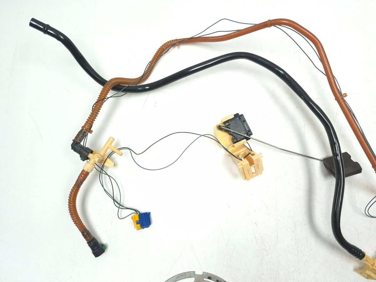 2011 BMW 750li Fuel Pump 16-11-7-217-261 OEM