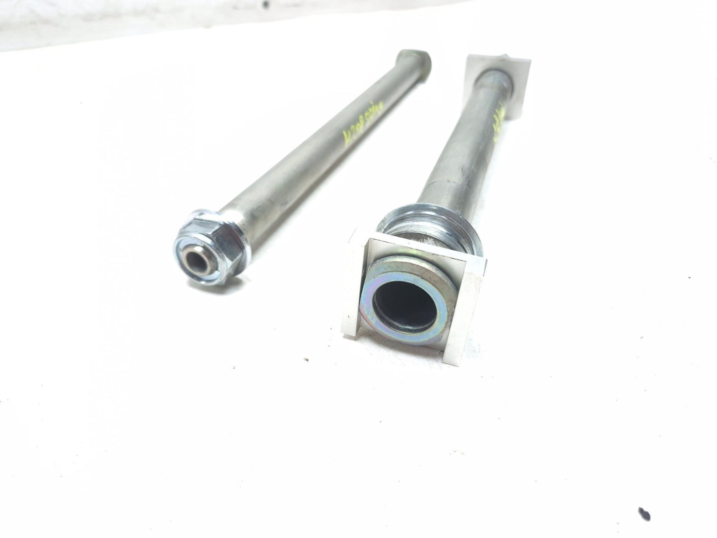 2025 Yamaha Xsr900 Wheel Axle Front & Rear Pair OEM