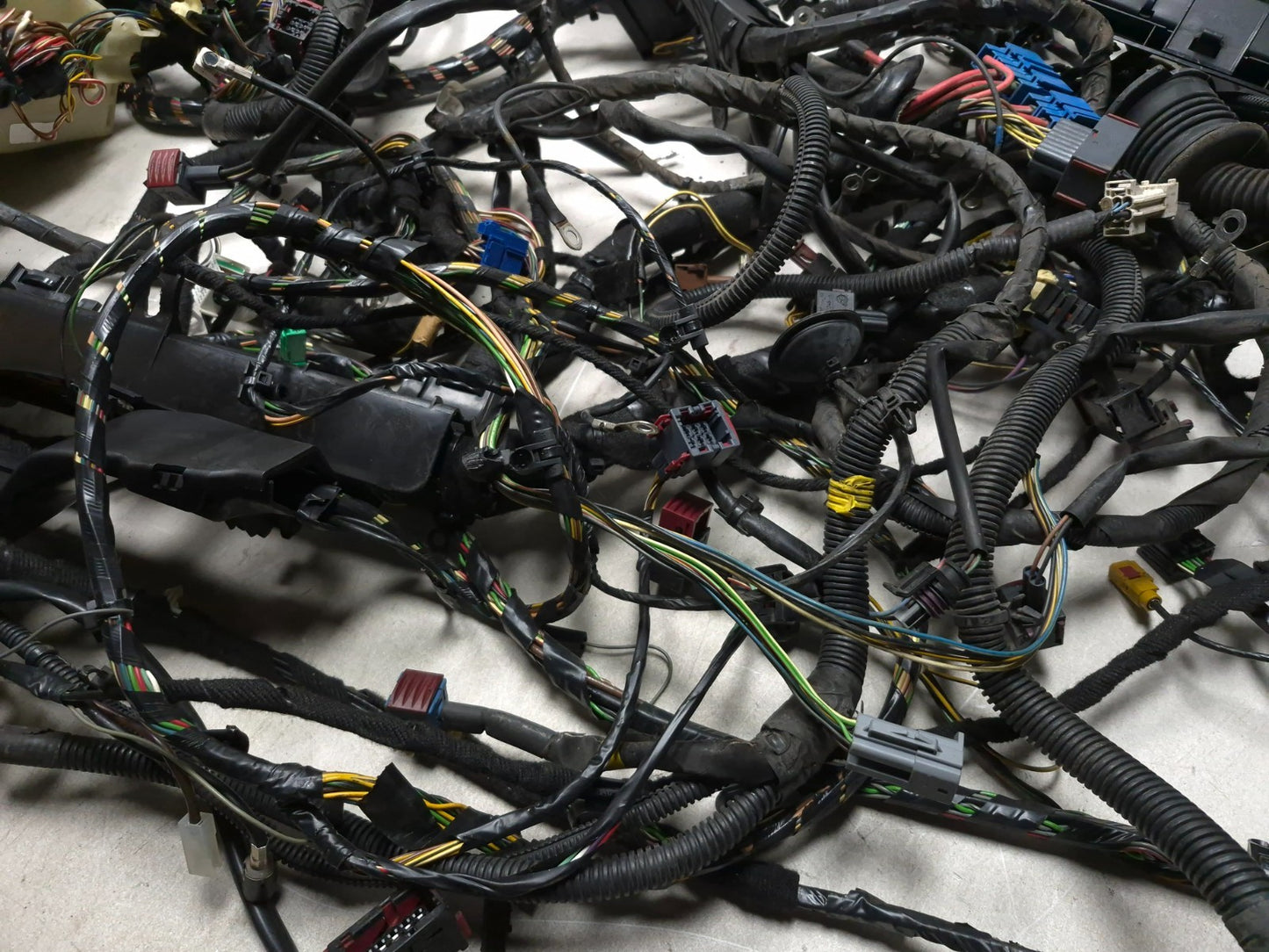 2007 Saab 9-5 Aero Main Dashboard Interior Wiring Harness W/ Fuse Box OEM