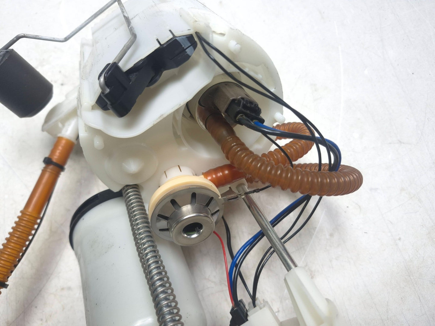 2013 BMW 328i F30 Fuel Pump Assy OEM