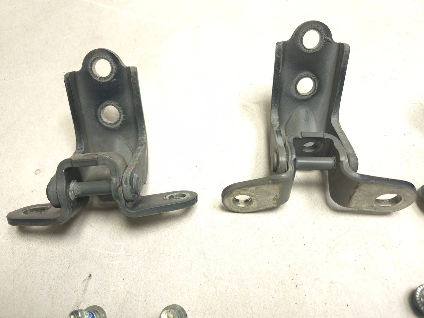 2012 Hyundai Sonata Passenger Side Door Hinge & Latch 6pcs W/ Bolt 12pcs OEM