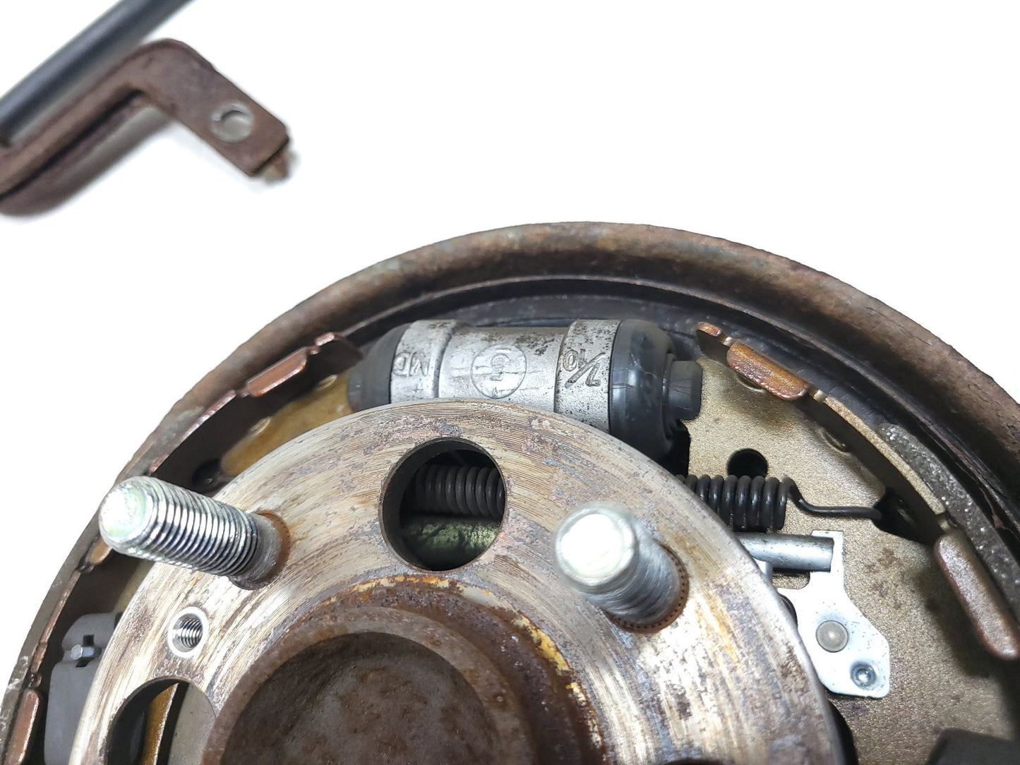 12-17 Hyundai Accent Sedan Rear Passenger Right Side Spindle Knuckle OEM