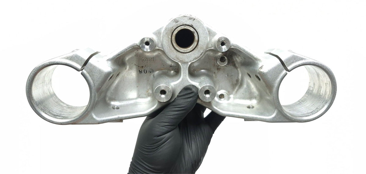 2009 Suzuki Boulevard M109r Vzr1800 Triple Tree Lower OEM