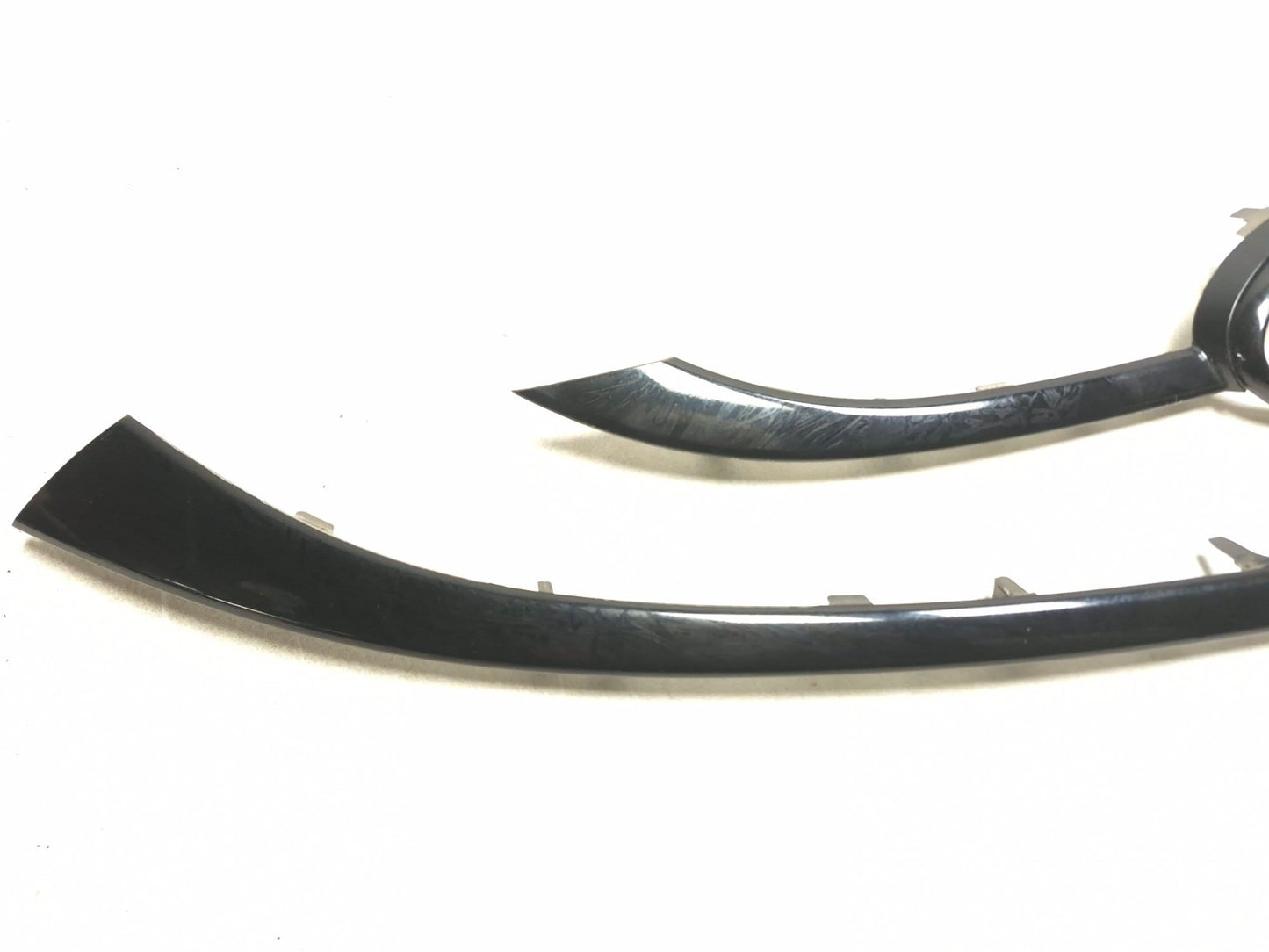 2014 Hyundai Elantra Gt Front Bumper Grille Molding Pair OEM