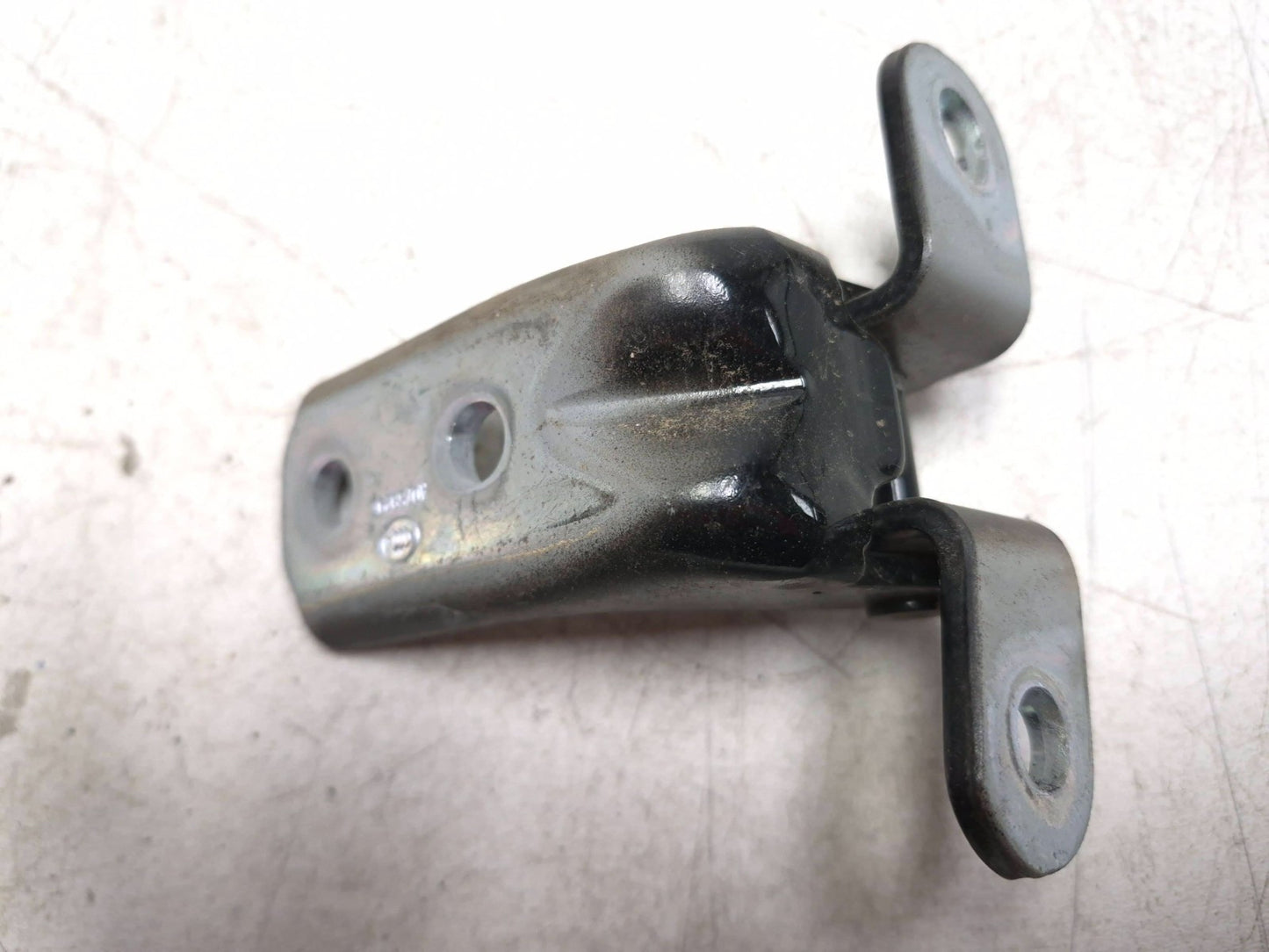 2013 Hyundai Genesis Coupe Door Hinge Passenger Side Right OEM