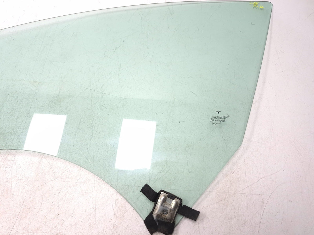 2018 Tesla Model 3 Front Door Window Glass Left Driver Side 1077900-00-a OEM