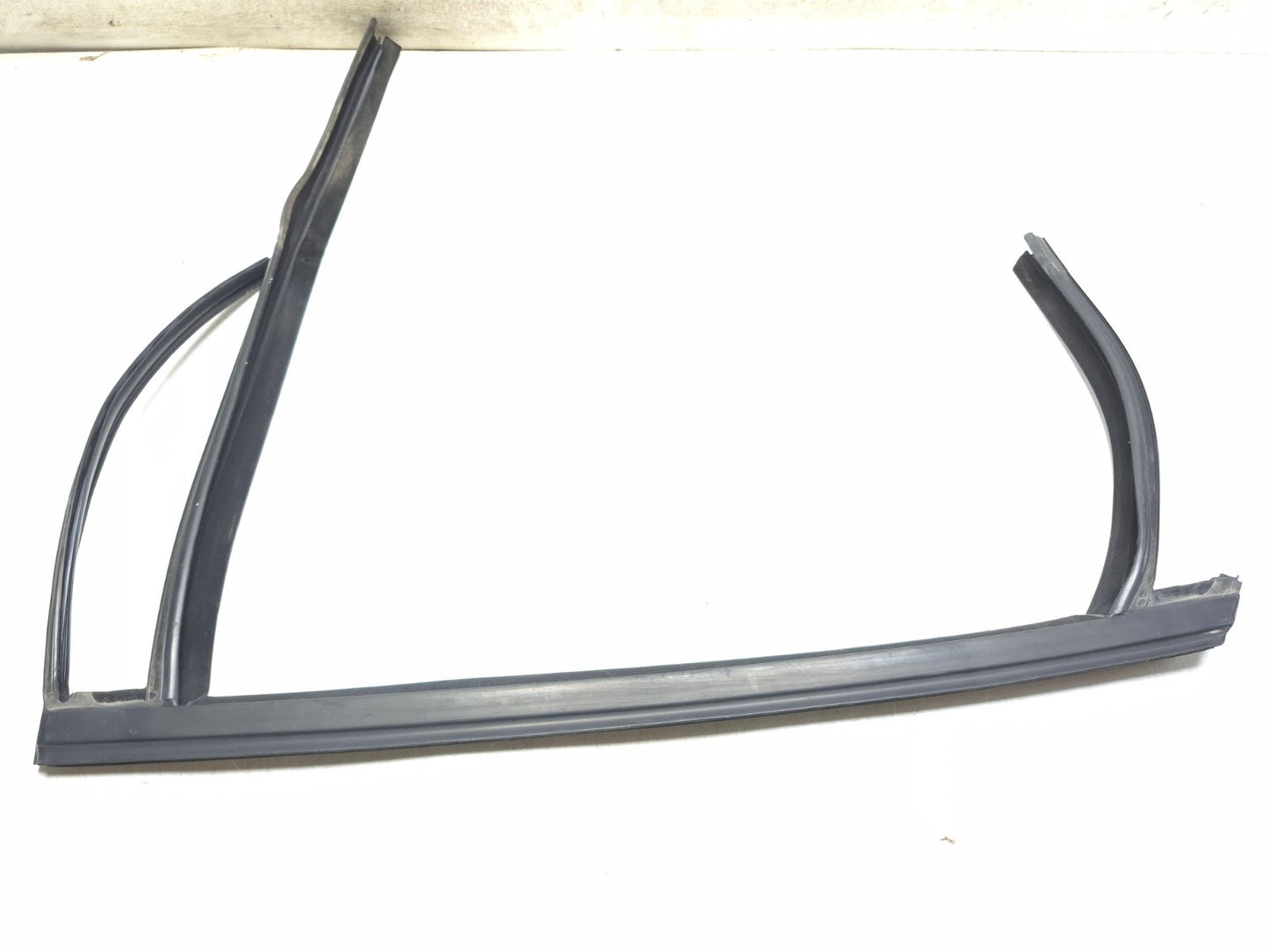 2017 Ford Focus Hatchback Rear Door Weatherstrip Seal Passenger Side Right OEM