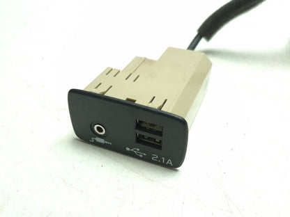 2022 Subaru Crosstrek Aux Jack Dual Usb Charge Port OEM