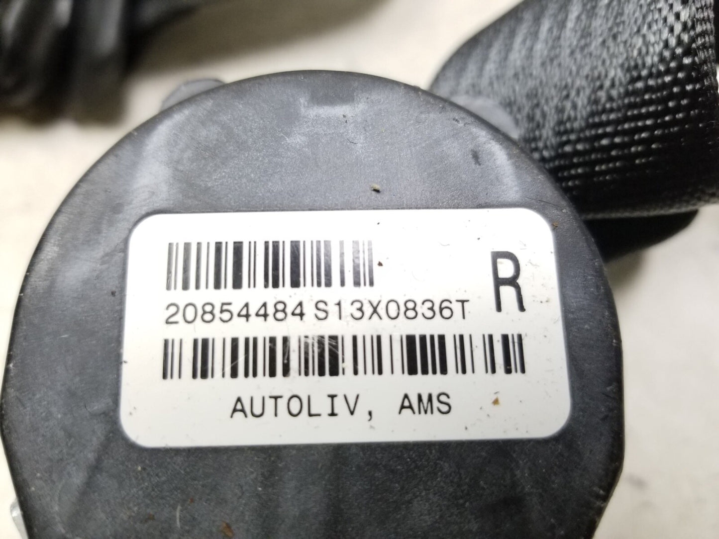 2010 - 2016 Cadillac SRX Rear Seat Belt Retractor Right & Center OEM