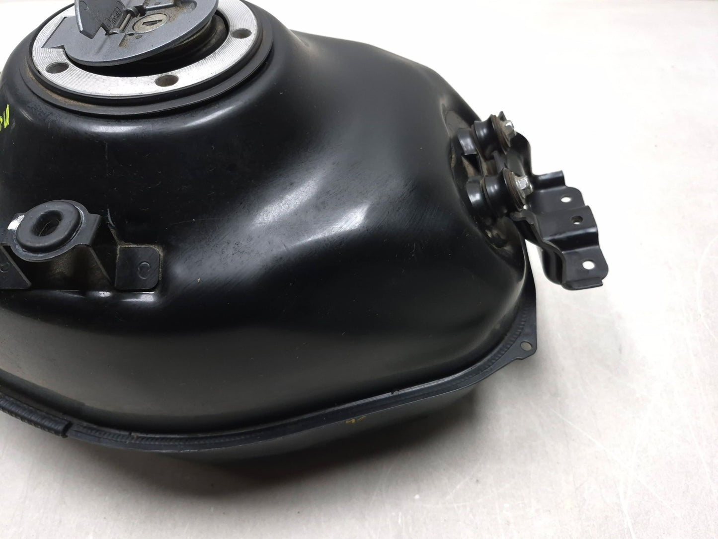 2015 Yamaha Yzfr3 Yzf-r3 Fuel Tank * No Key* OEM