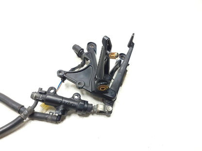 2007 Kawasaki Ninja Zx-6r Zx600  Rear Brake Master Cylinder W/ Footrest Assy OEM