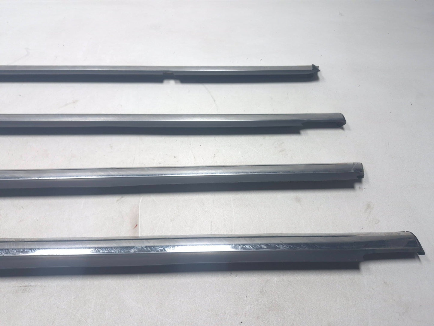 2007 Cadillac SRX Door Belt Chrome Molding Trim Front & Rear 4pcs  OEM