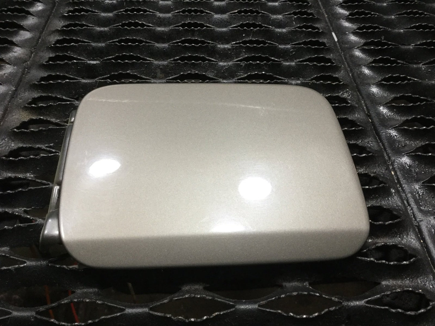 04 05 06 07 08 Audi A4 Fuel Gas Tank Filler Lid 8e0010190s OEM