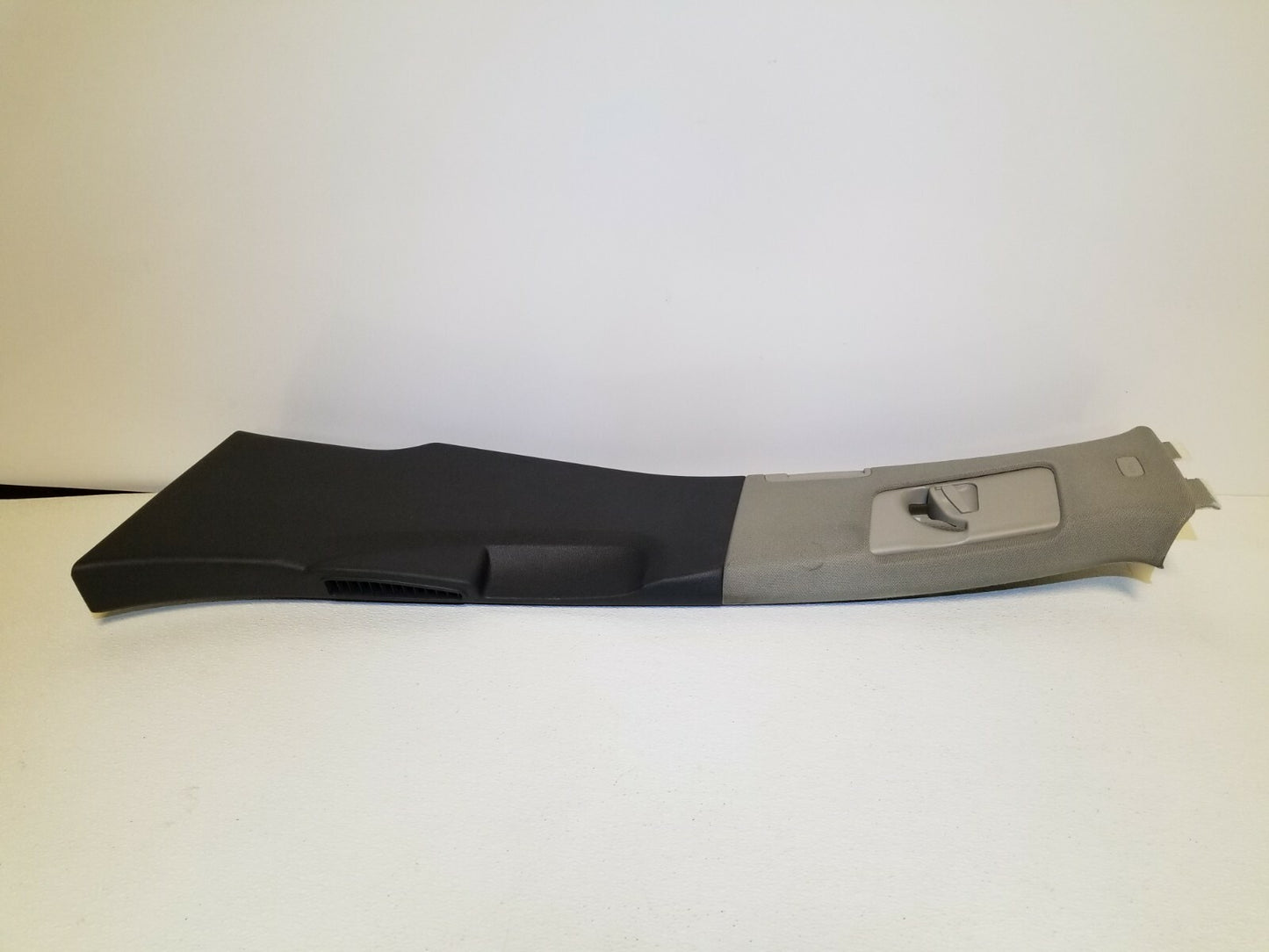 2015 Audi Q7 Center B Pillar Upper Trim Panel W/ Air Vent Left Driver Side OEM