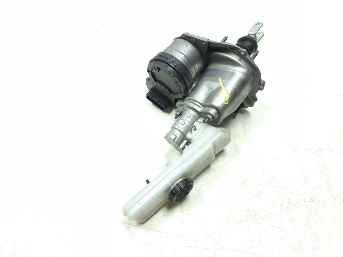 2018 Tesla Model 3 Brake Booster W/ Master Cylinder 1044671-00-d OEM