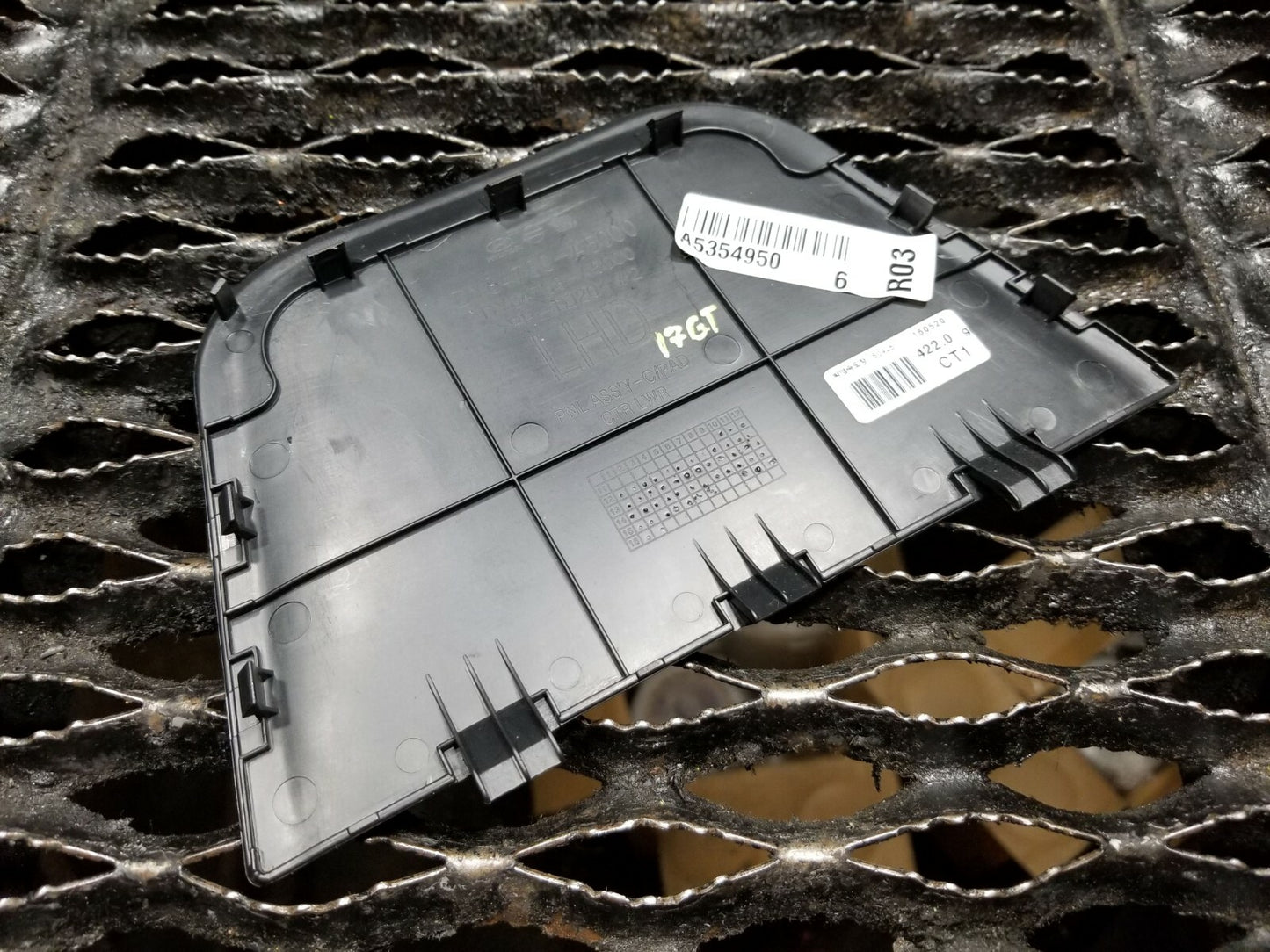 14 15 16 17 Hyundai Elantra Gt Center Console Trim Panel Cover Lower OEM