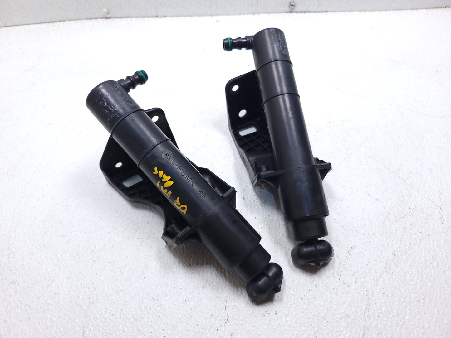 2007 Mercedes Ml500  Headlight Washer Nozzle Spray Pair OEM