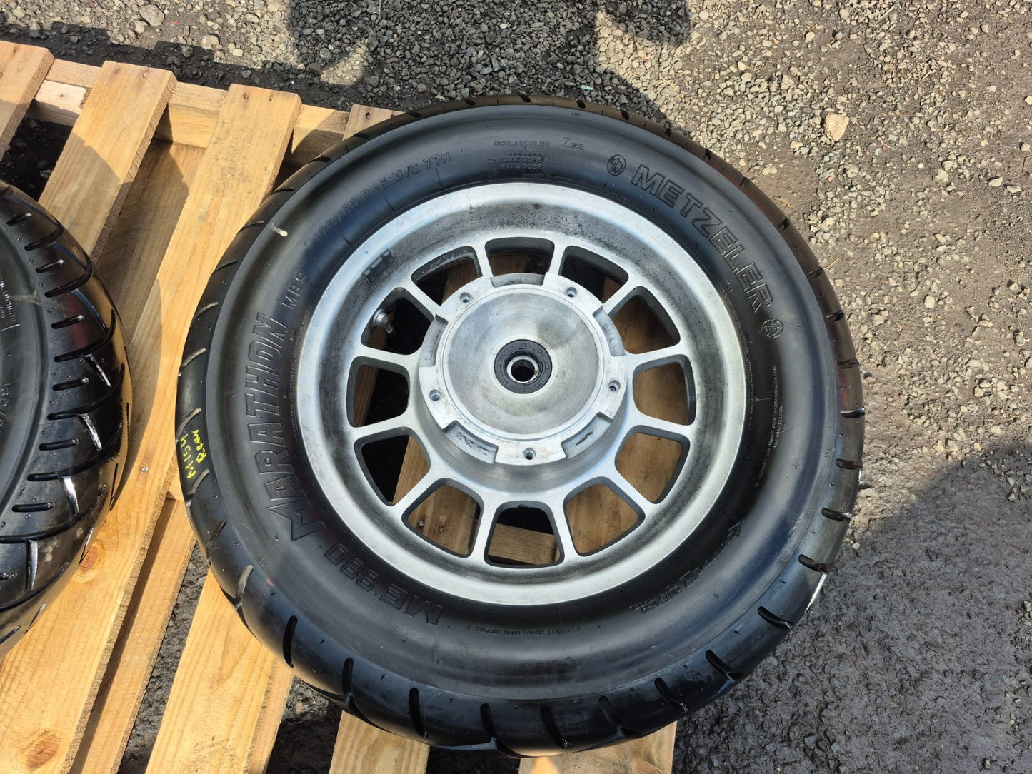 2014 Triumph America Wheel Rim W/tire Metzeler Front & Rear Pair OEM