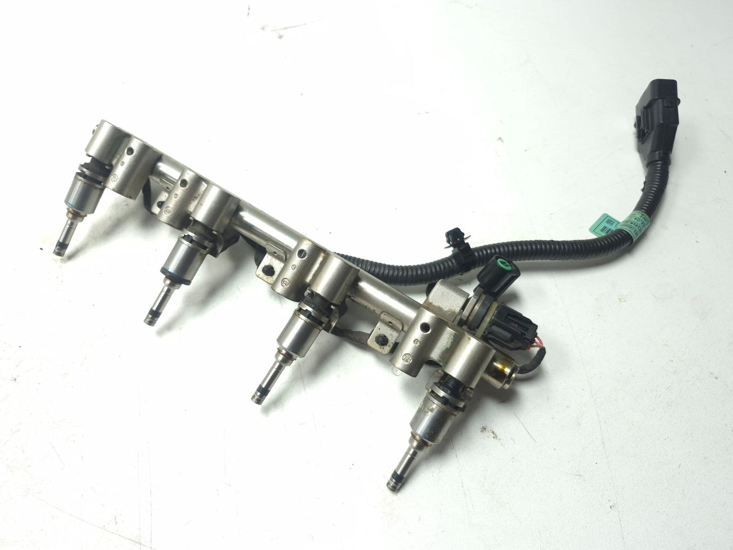 2018 Hyundai Sonata 2.4l Fuel Rail W/ Injector OEM