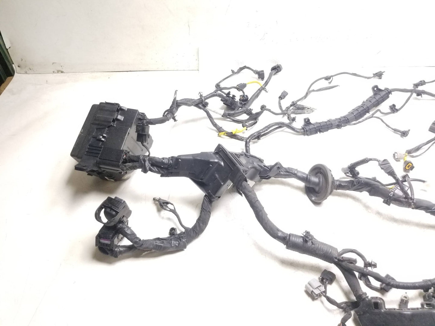 2014 - 2016 Kia Soul 1,6 L Main Wire Harness With Fuse Box OEM
