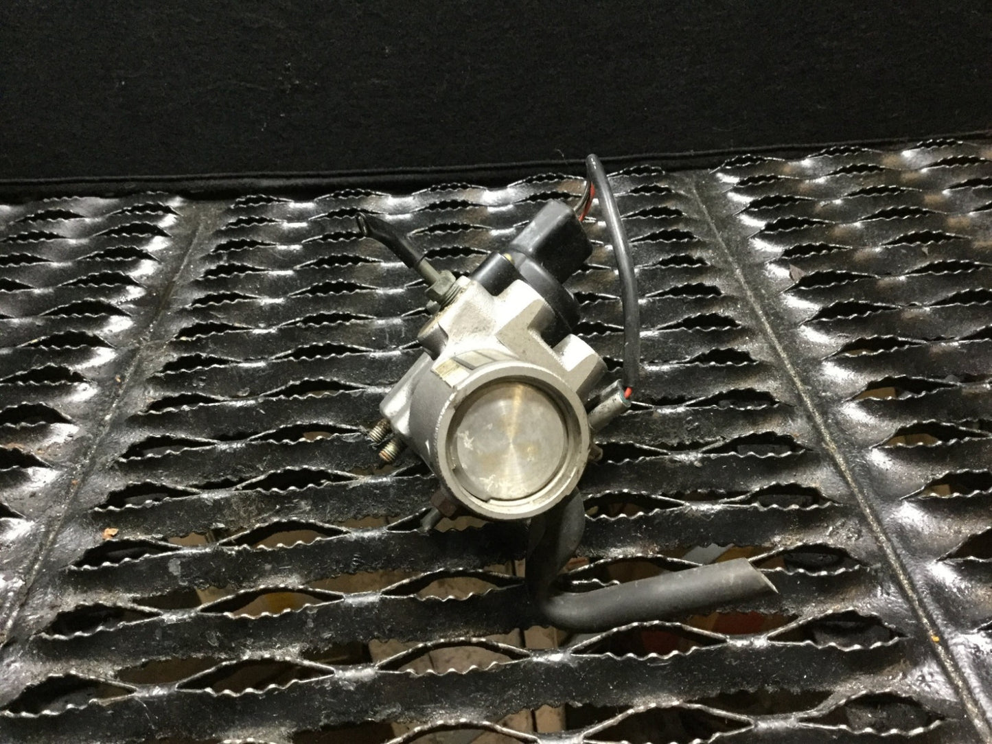 04 05 06 07 08 09 Toyota Prius Brake Master Cylinder Simulator Solenoid OEM