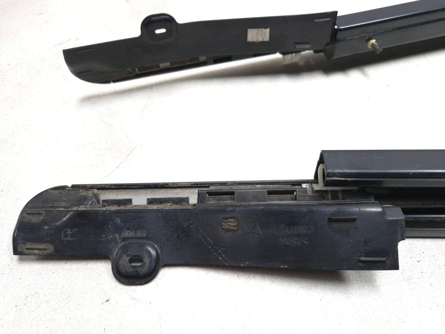 2013 Dodge Grand Caravan Slider Door Guide Chanel Left & Right Pair Oem✅
