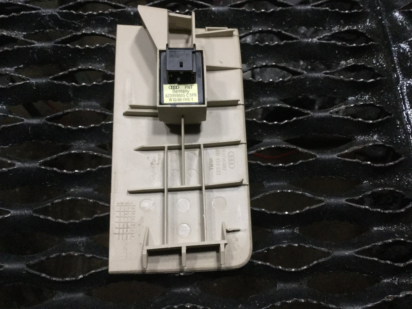 03 04 05 06 07 08 Audi A4 S4 Right Passenger Front Power Window Switch OEM