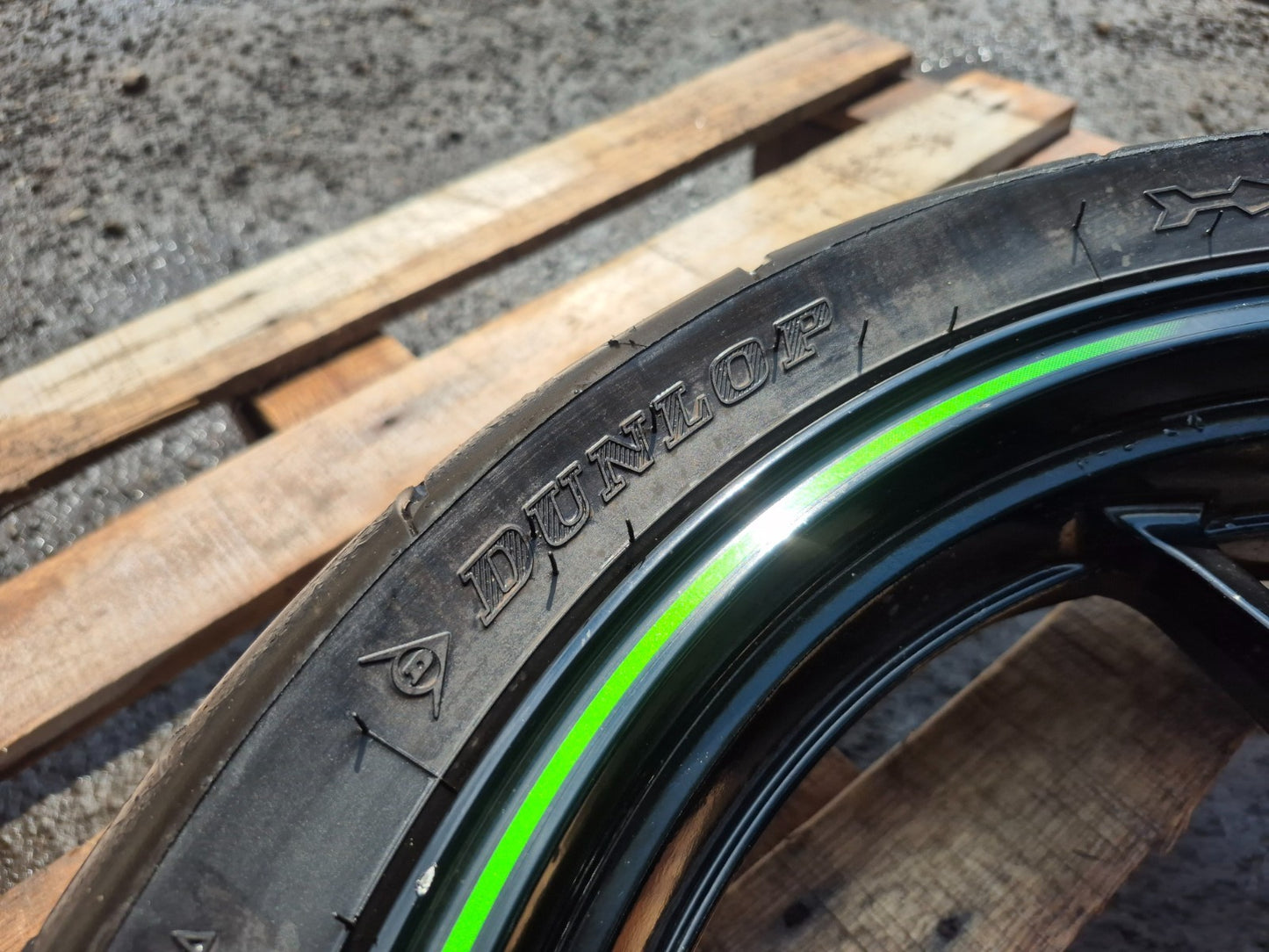 2023 Kawasaki Ninja 400 Ex400 Rear Wheel Rim & Tire  OEM