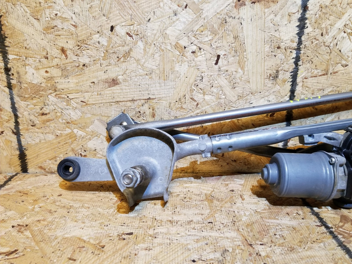 2017 Cadillac Xt5 Windshield Wiper Motor W/ Linkage OEM