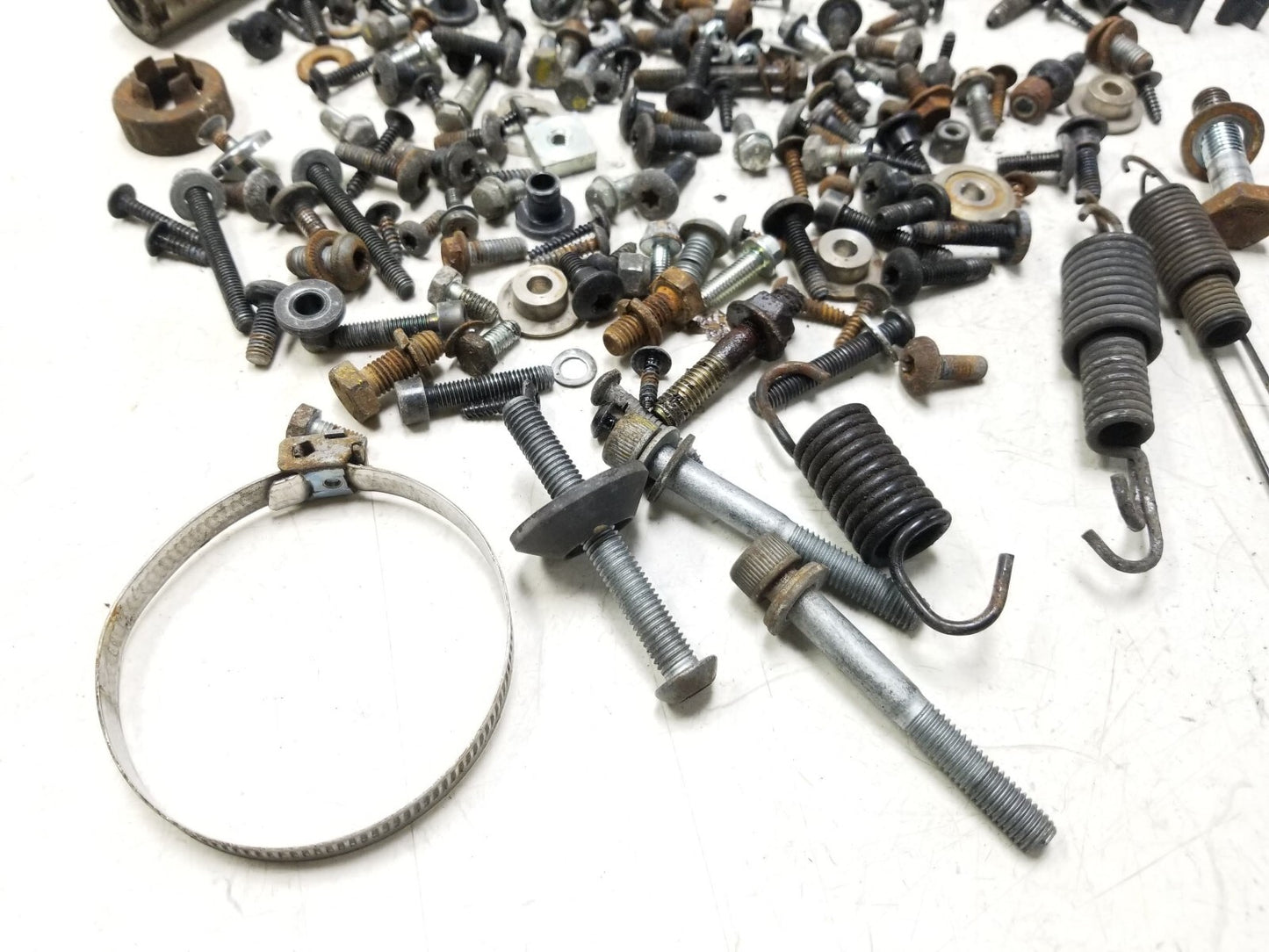2011 - 2021 Piaggio Bv 350 Misc Bolt Hardware Screw Nuts Bracket OEM