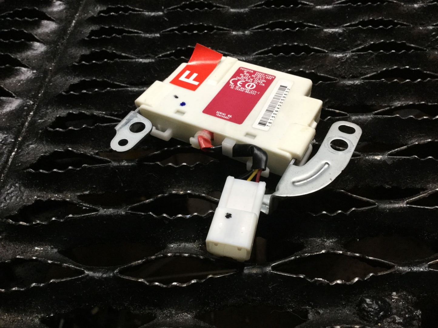 04 05 06 07 08 09 Toyota Prius Smart Key Indoor Oscillator 89992-47030  Oem.