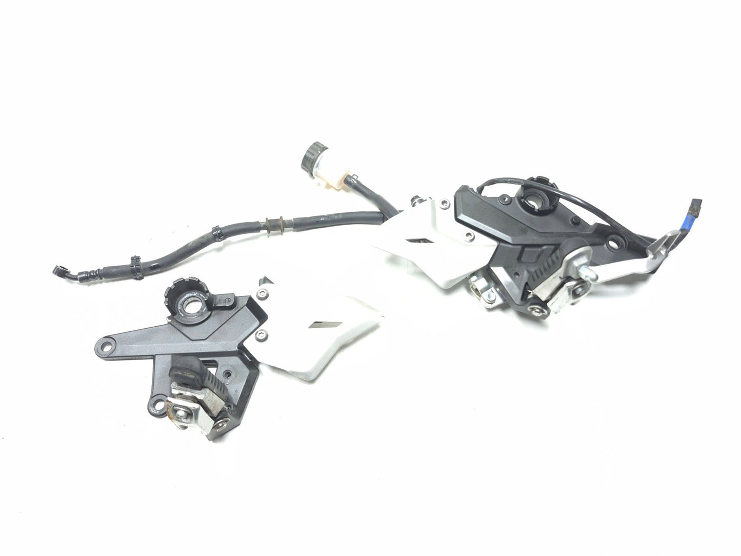 2018 Kawasaki Ninja 650 Ex650 Front Footrest W/master Cylinder Left & Right OEM