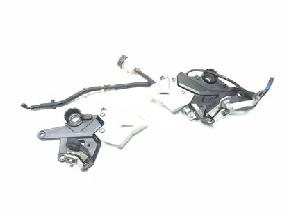2018 Kawasaki Ninja 650 Ex650 Front Footrest W/master Cylinder Left & Right OEM