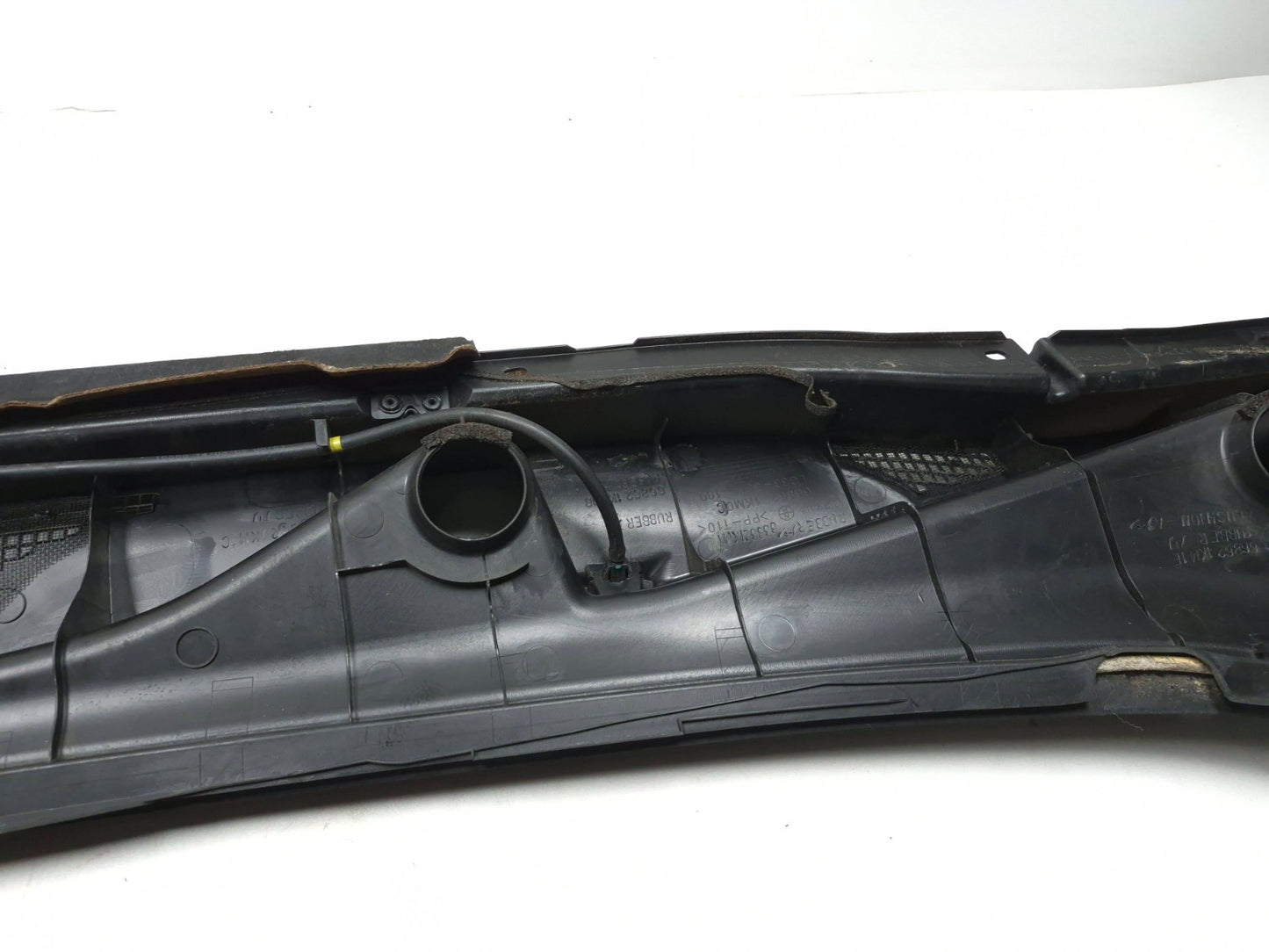 2015 Nissan Juke Windshield Wiper Motor Cover Cowl 668621km1e OEM