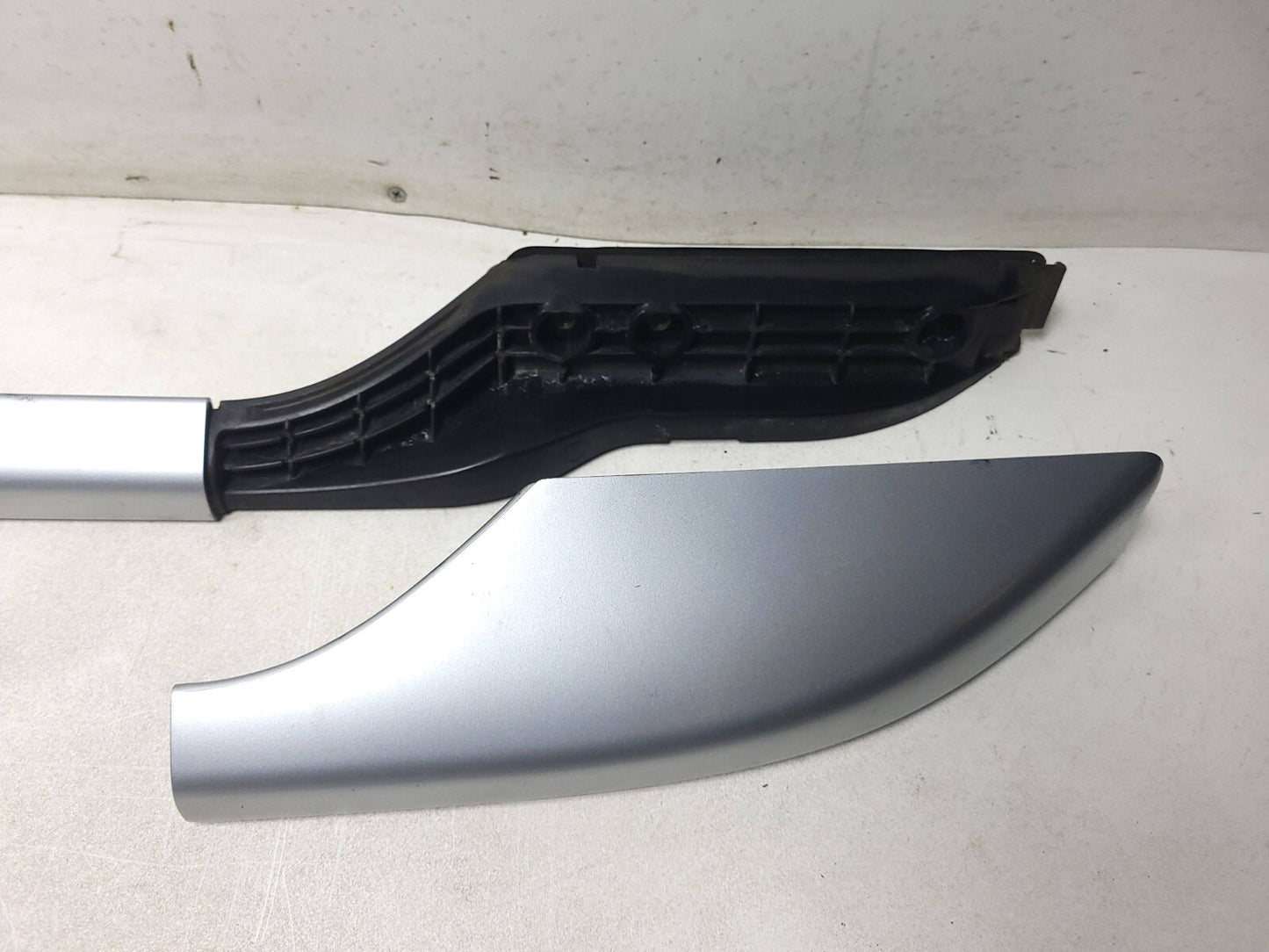 2009 Mitsubishi Outlander Roof Rack Rail Left & Right OEM