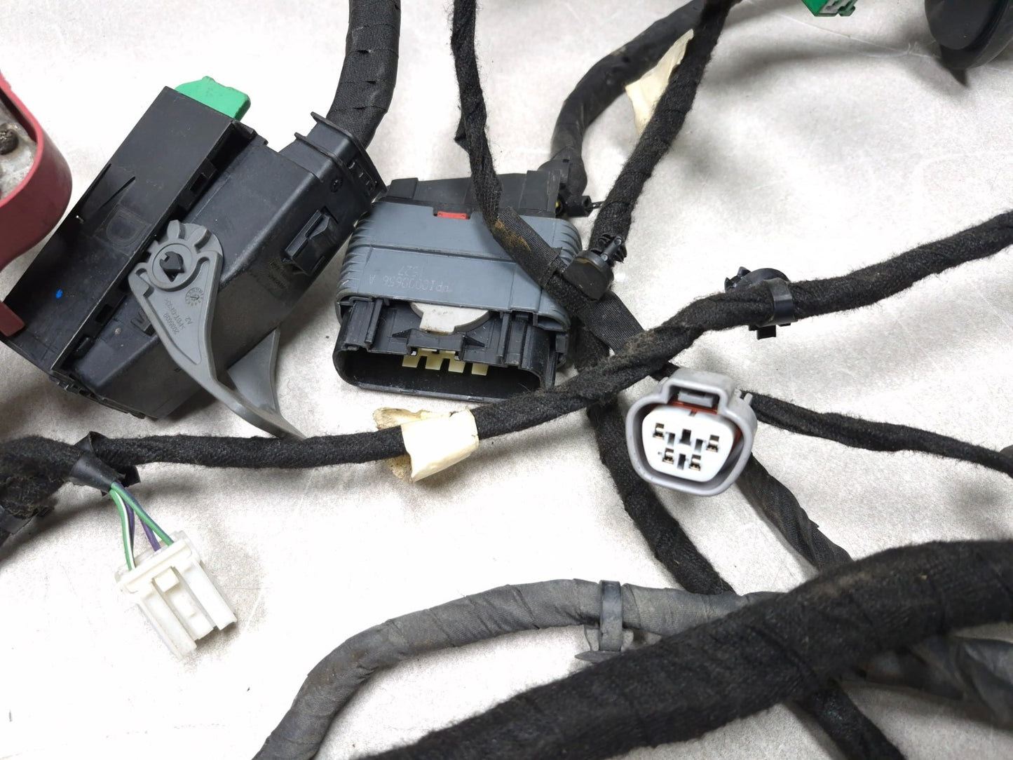 2018 Chrysler 300 AWD Engine Wire Harness & Fuse Box 3.6l OEM