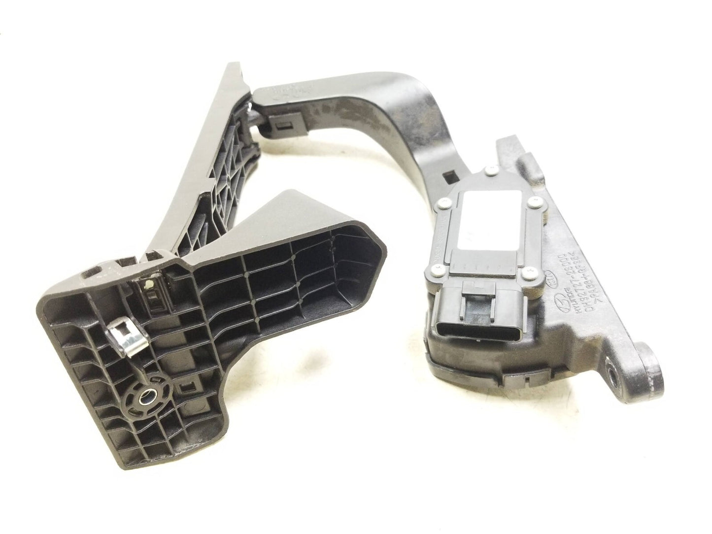 2011 - 2016 Kia Sportage Gas Pedal Accelerator OEM