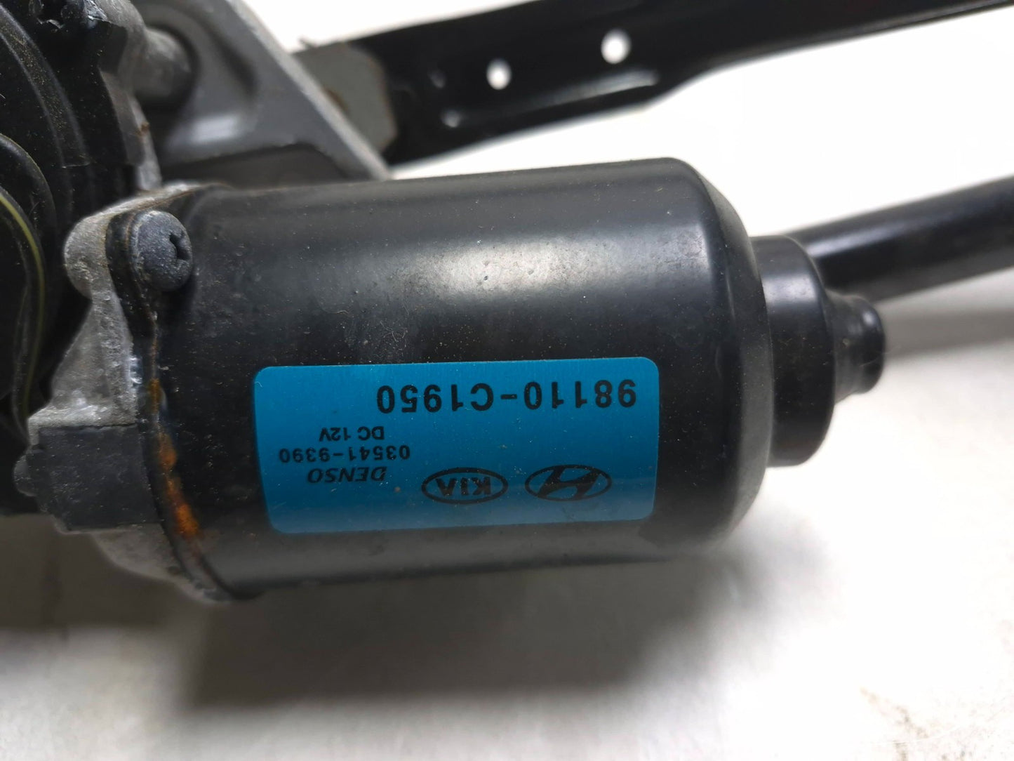2019 Hyundai Kona Front Windshield Wiper Linkage W/ Motor OEM
