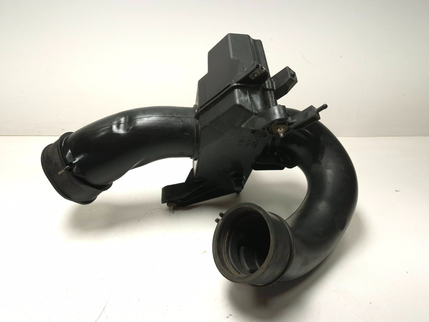 2007 Acura Tl Type-s Air Intake Resonator Chamber  3.5l OEM