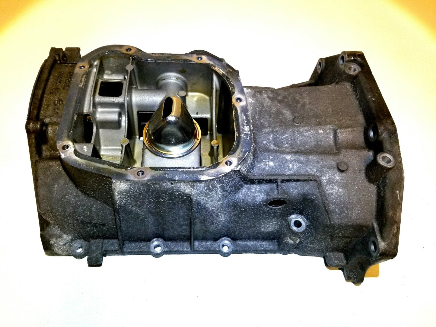 2016 Nissan Versa 1.6l Engine Upper Oil Pan OEM